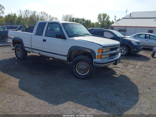  Salvage Chevrolet K2500