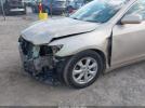 Toyota Camry Le Image 14