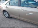 Toyota Camry Le Image 12