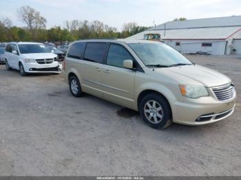  Salvage Chrysler Town & Country