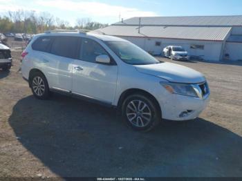  Salvage Nissan Pathfinder