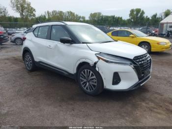  Salvage Nissan Kicks