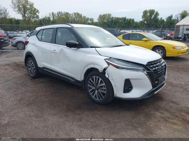  Salvage Nissan Kicks