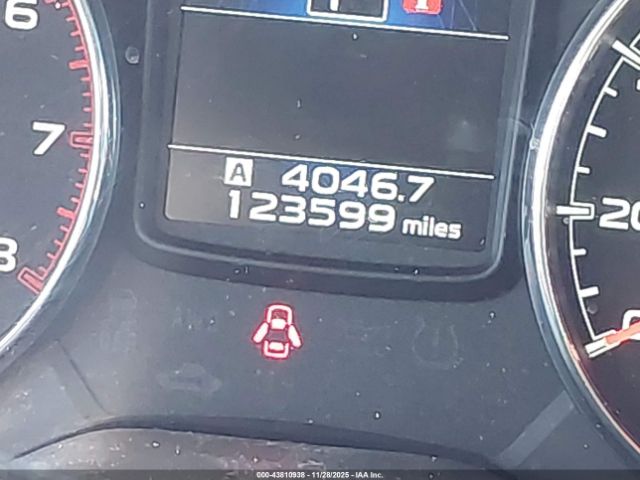 Subaru Outback 2.5i Limited Image 14