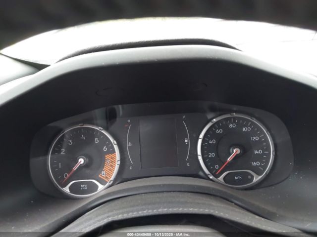 Jeep Renegade Latitude 4x4 Image 10