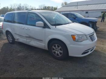  Salvage Chrysler Town & Country