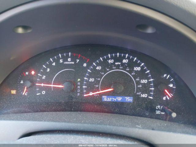 Toyota Camry Le Image 7