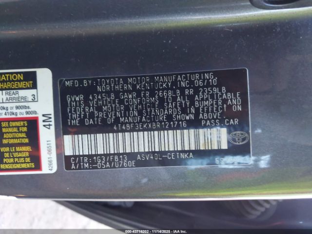 Toyota Camry Le Image 11