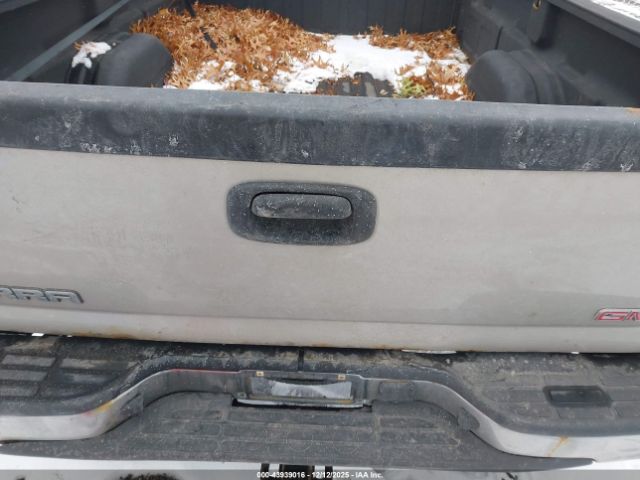 GMC Sierra 1500 Work Truck Image 11