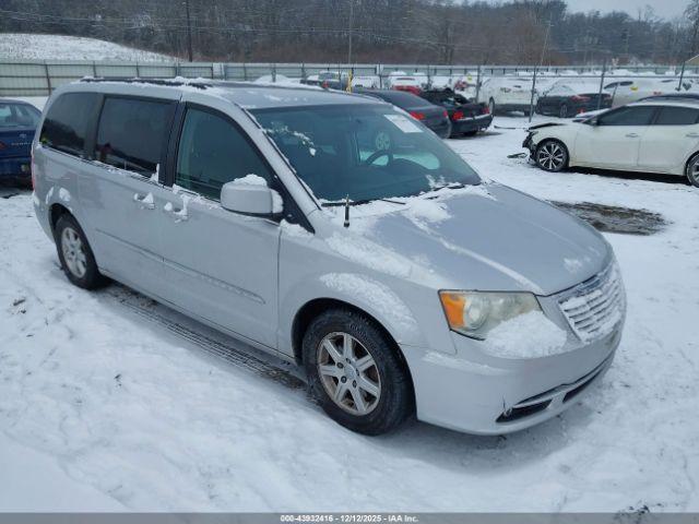  Salvage Chrysler Town & Country