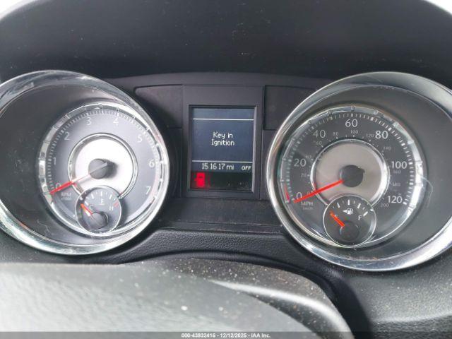 Chrysler Town & Country Touring Image 4