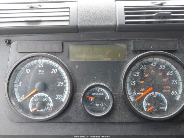 Freightliner Cascadia 125 Image 6