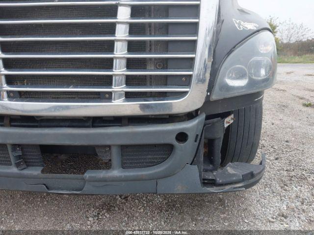 Freightliner Cascadia 125 Image 12