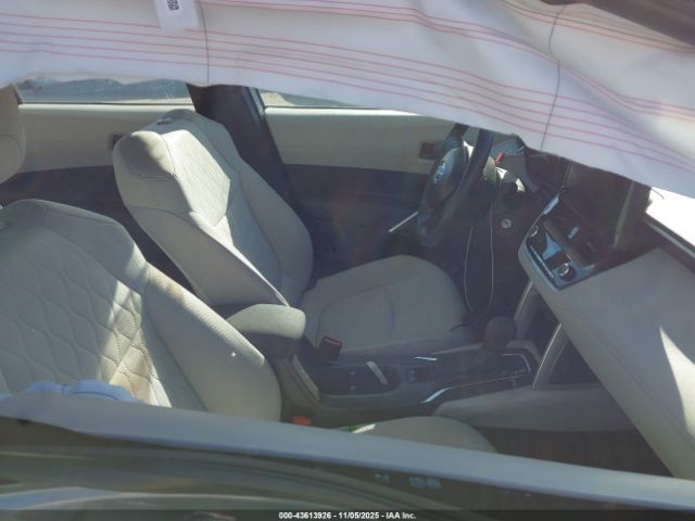 Toyota Corolla L Image 5