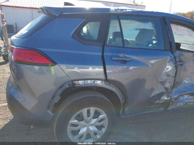 Toyota Corolla L Image 8