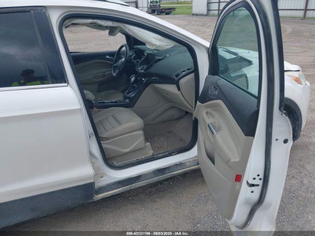 Ford Escape Titanium Image 15