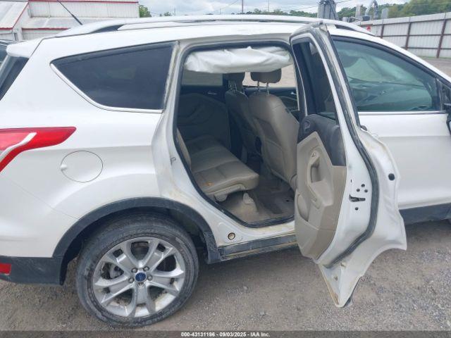 Ford Escape Titanium Image 4