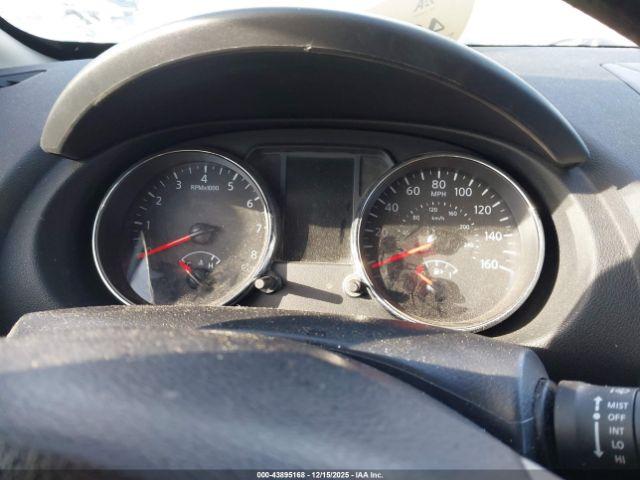 Nissan Rogue S Image 7