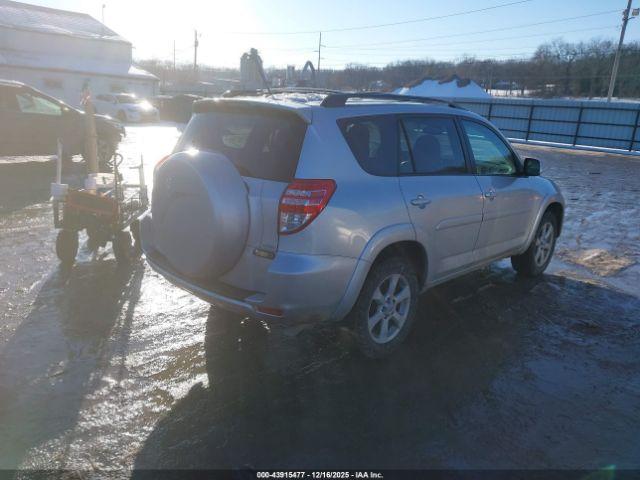 Toyota RAV4 Limited V6 Image 4