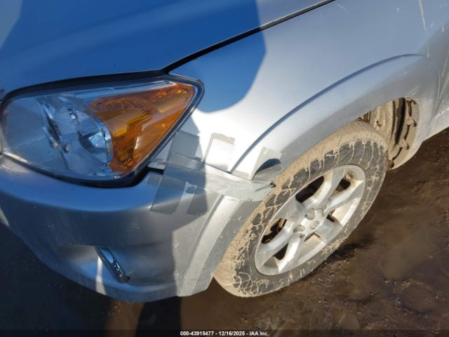 Toyota RAV4 Limited V6 Image 7