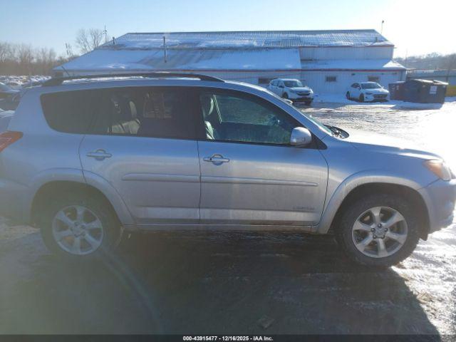 Toyota RAV4 Limited V6 Image 14