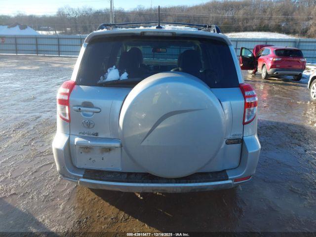 Toyota RAV4 Limited V6 Image 15