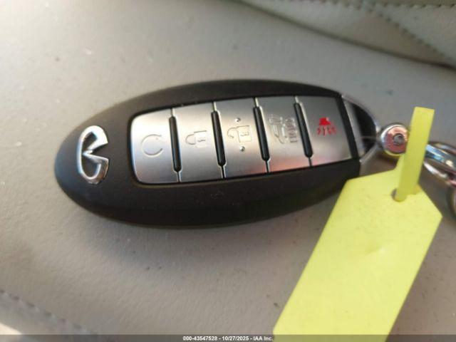 INFINITI Qx Luxe Image 9