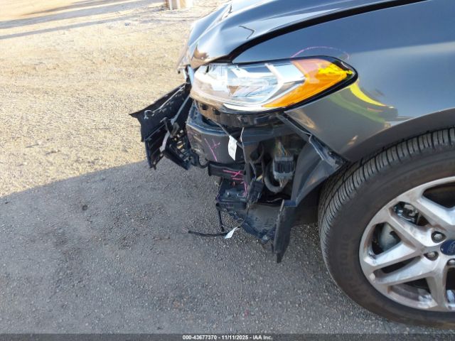 Ford Fusion Se Image 8