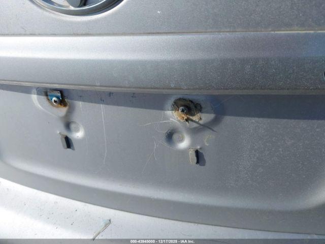 Toyota Corolla Le Image 13