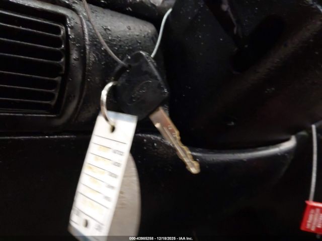 Ford Mustang Image 8