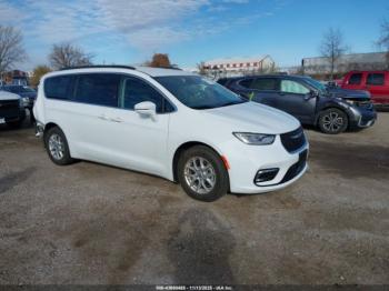  Salvage Chrysler Pacifica
