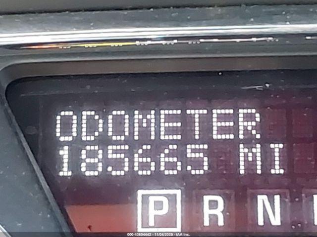 GMC Acadia Denali Image 16