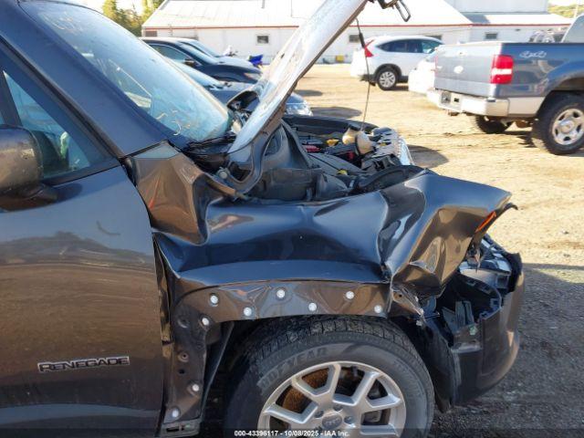 Jeep Renegade Latitude 4x4 Image 3