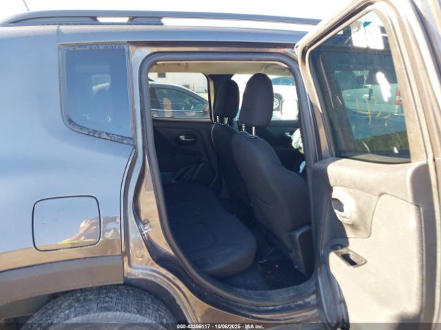 Jeep Renegade Latitude 4x4 Image 14