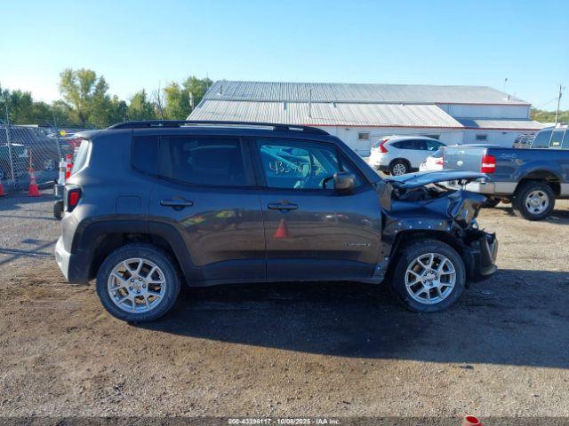 Jeep Renegade Latitude 4x4 Image 15