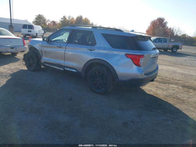 Ford Explorer Xlt Image 12