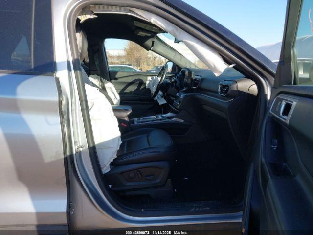 Ford Explorer Xlt Image 9