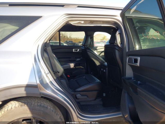 Ford Explorer Xlt Image 16