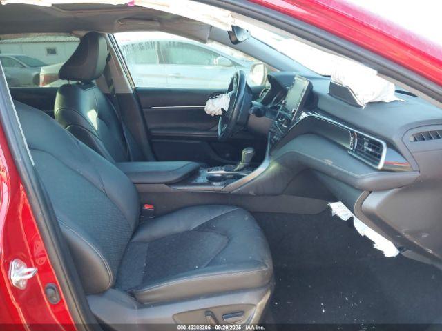 Toyota Camry Xse Hybrid Image 2