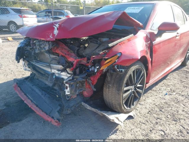 Toyota Camry Xse Hybrid Image 6