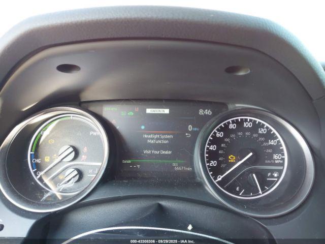 Toyota Camry Xse Hybrid Image 16