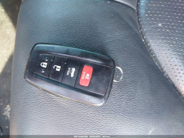 Toyota Camry Xse Hybrid Image 15