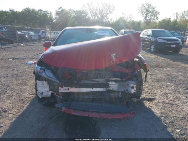 Toyota Camry Xse Hybrid Image 7