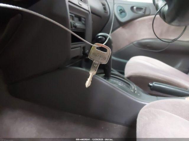 Subaru Legacy L Image 16