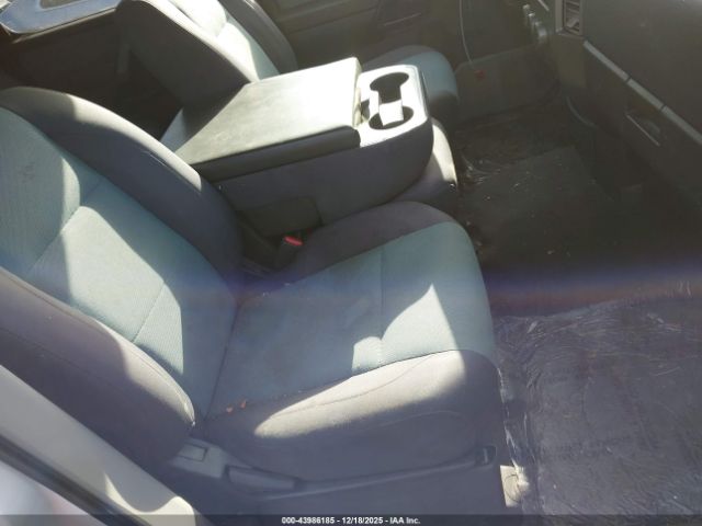 Nissan Titan Xe Image 4