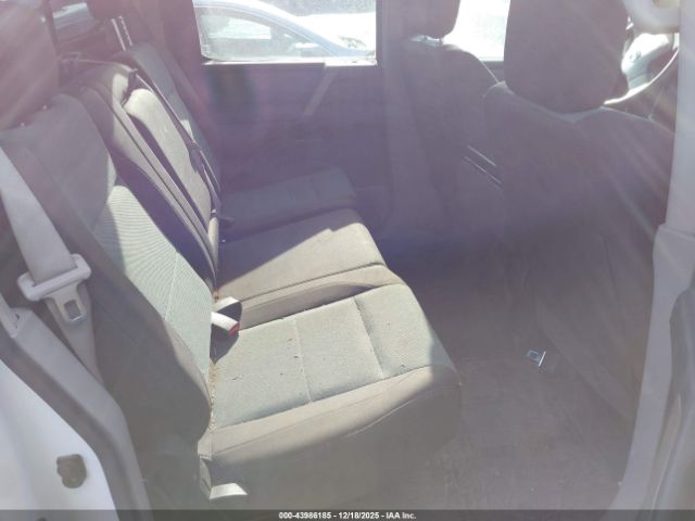 Nissan Titan Xe Image 5