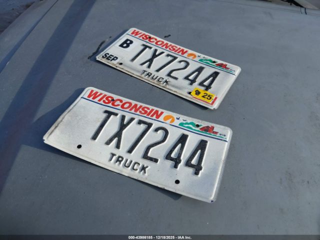 Nissan Titan Xe Image 10