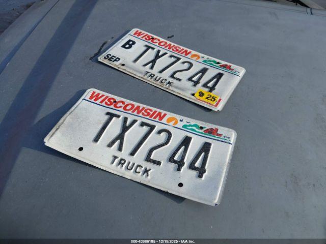 Nissan Titan Xe Image 10