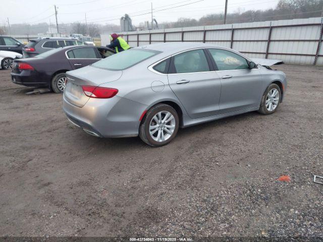 Chrysler 200 Limited Image 2