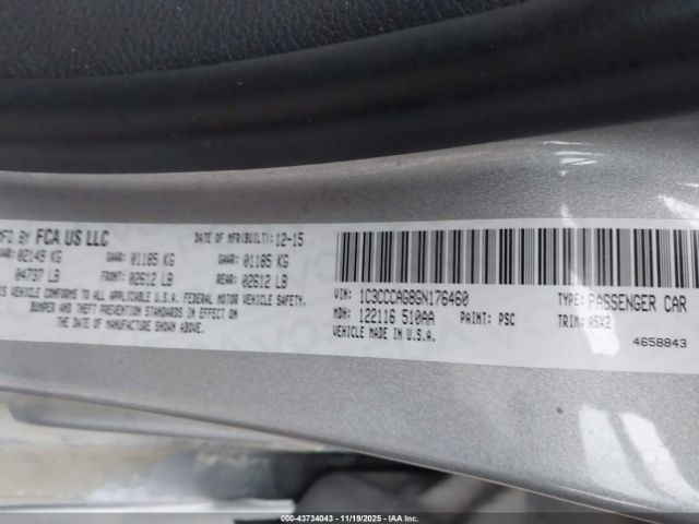 Chrysler 200 Limited Image 9